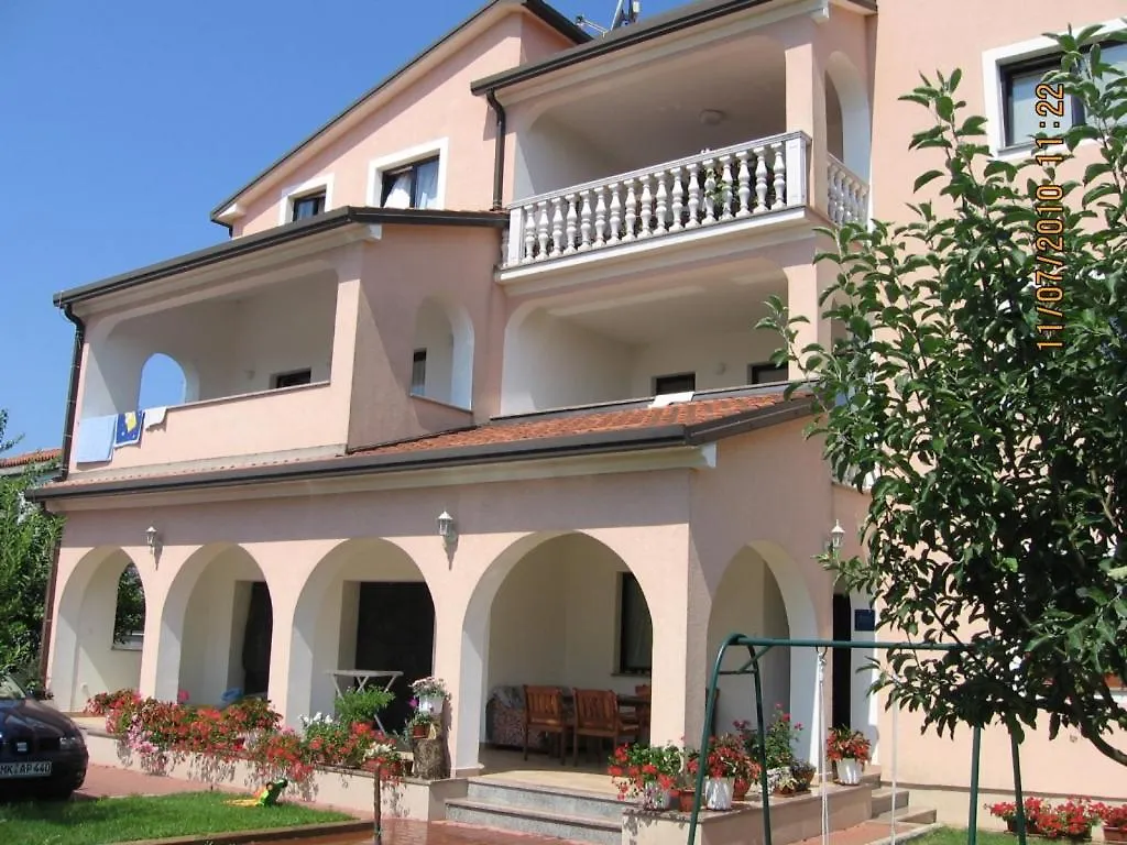 Apartment Ferienwohnung In Umag Mit Terrasse, W-Lan, Waschmaschine 853-3